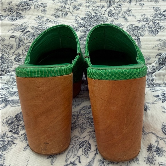 Charlotte Stone Marlo Clogs in Hot Mint Green Embossed Leather - Picture 5 of 12